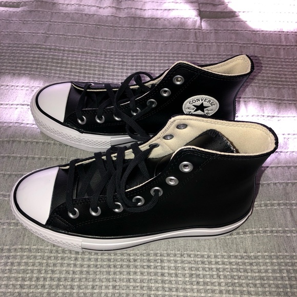 Converse - Picture 2 of 12